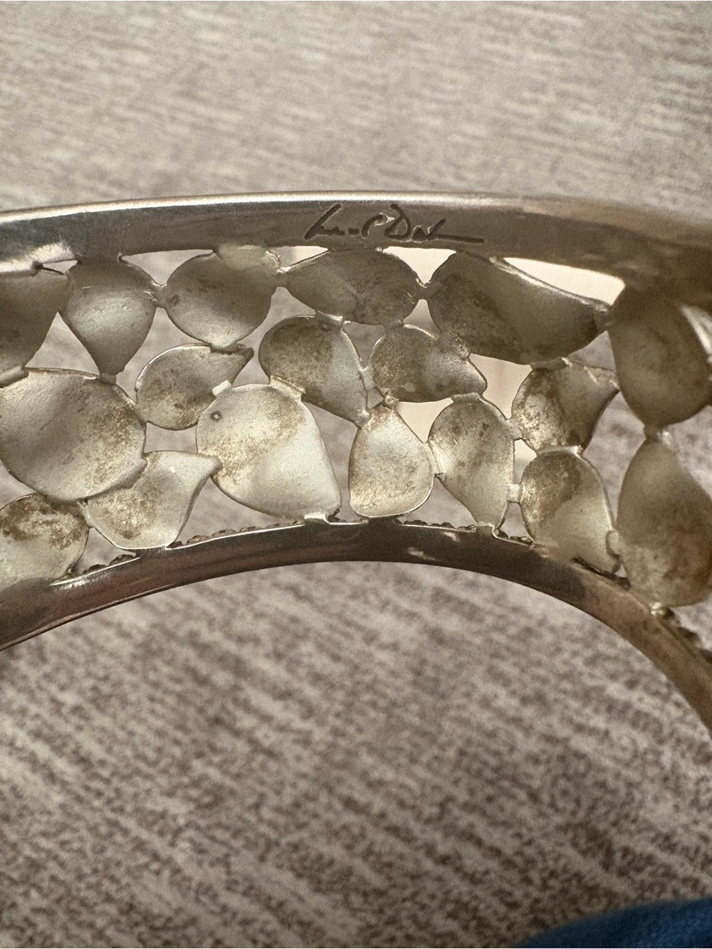 MICHAEL DAWKINS Signed 925 Sterling Silver PETALS Wide Cuff Bracelet - Picture 4 of 5